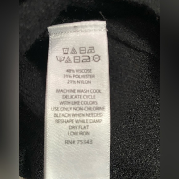 Tahari long length knitted tunic top - Picture 4 of 4